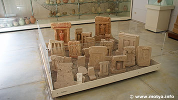 Steles of the tofet of Motya. A variety of images and dimensions Steles of the tofet of Motya. A variety of images and dimensions
