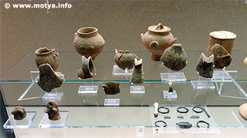 Pottery and bronze artefacts of the Early Bronze Age Pottery and bronze artefacts of the Early Bronze Age