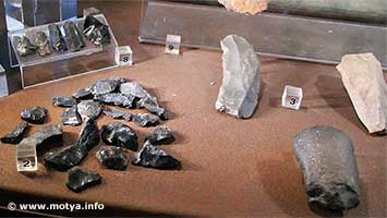 Obsidian and stone age tools Obsidian and stone age tools